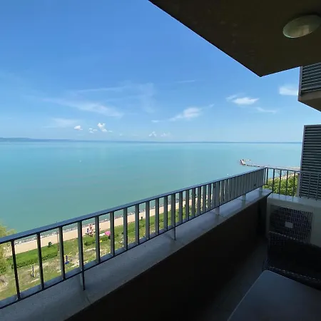 Sunshine Club 218 Wellness Apartman Apartment