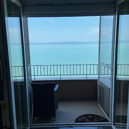 Appartamento Sunshine Club 218 Wellness Apartman Siófok