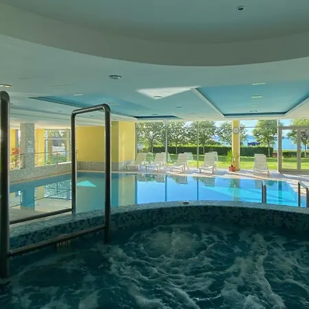 Appartamento Sunshine Club 218 Wellness Apartman *